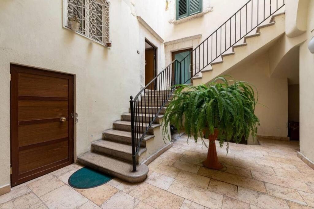 Apt 2 In The Historic Center Барі Екстер'єр фото